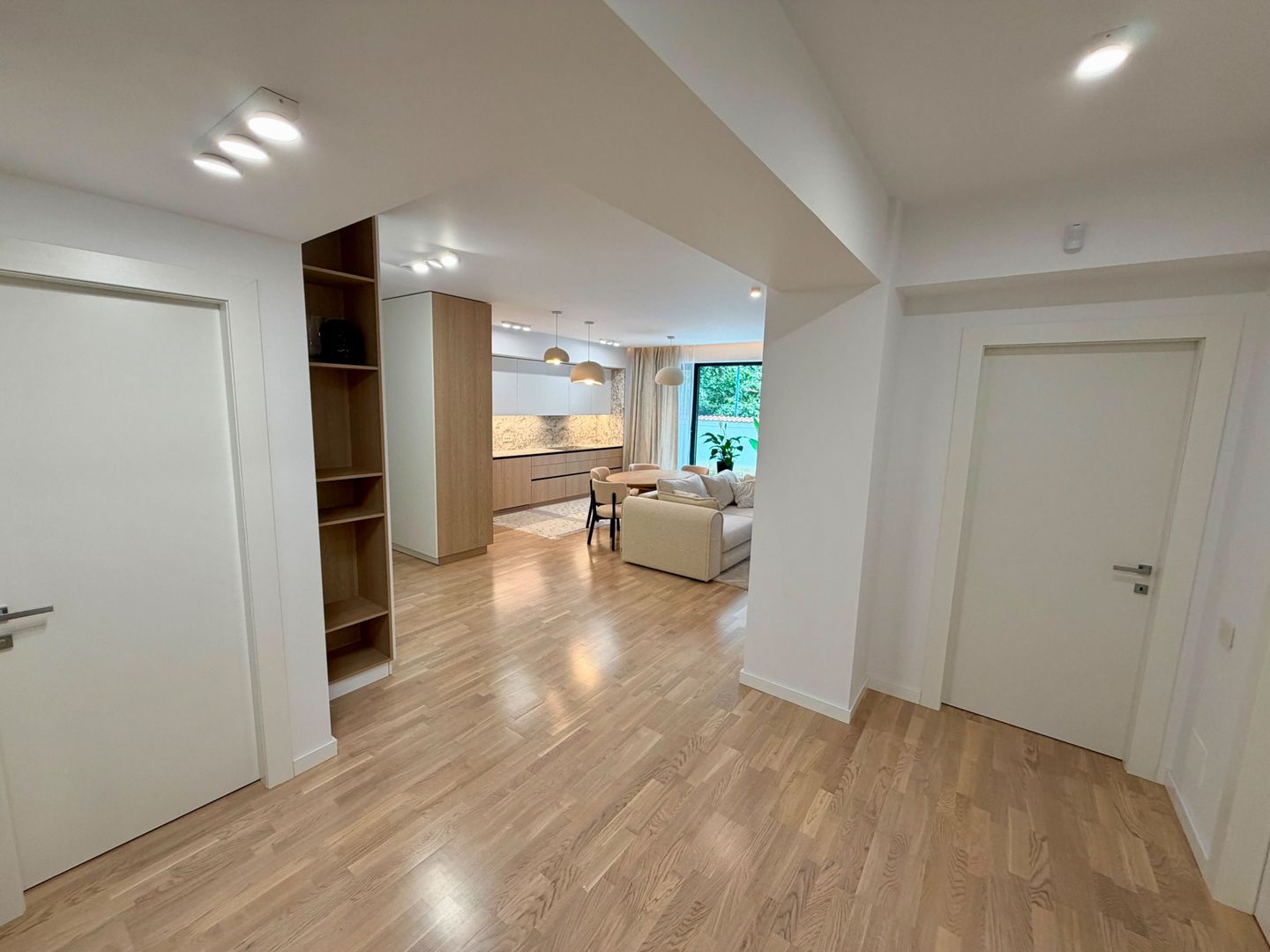 Apartament superb cu 4 camere si gradina privata – parter | 2 locuri de parcare