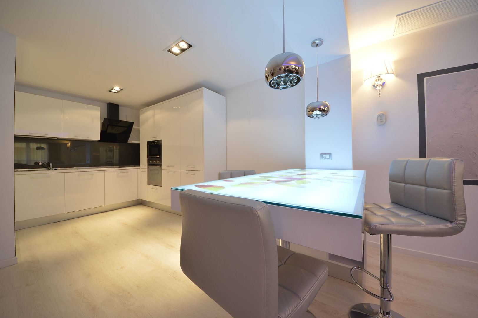Spatios,complet renovat,mobilat lux,parcare