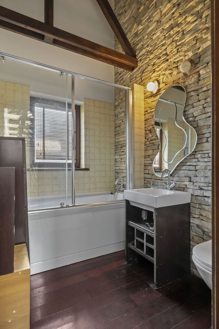 ARTSY LAKEFRONT VILLA | BANEASA
