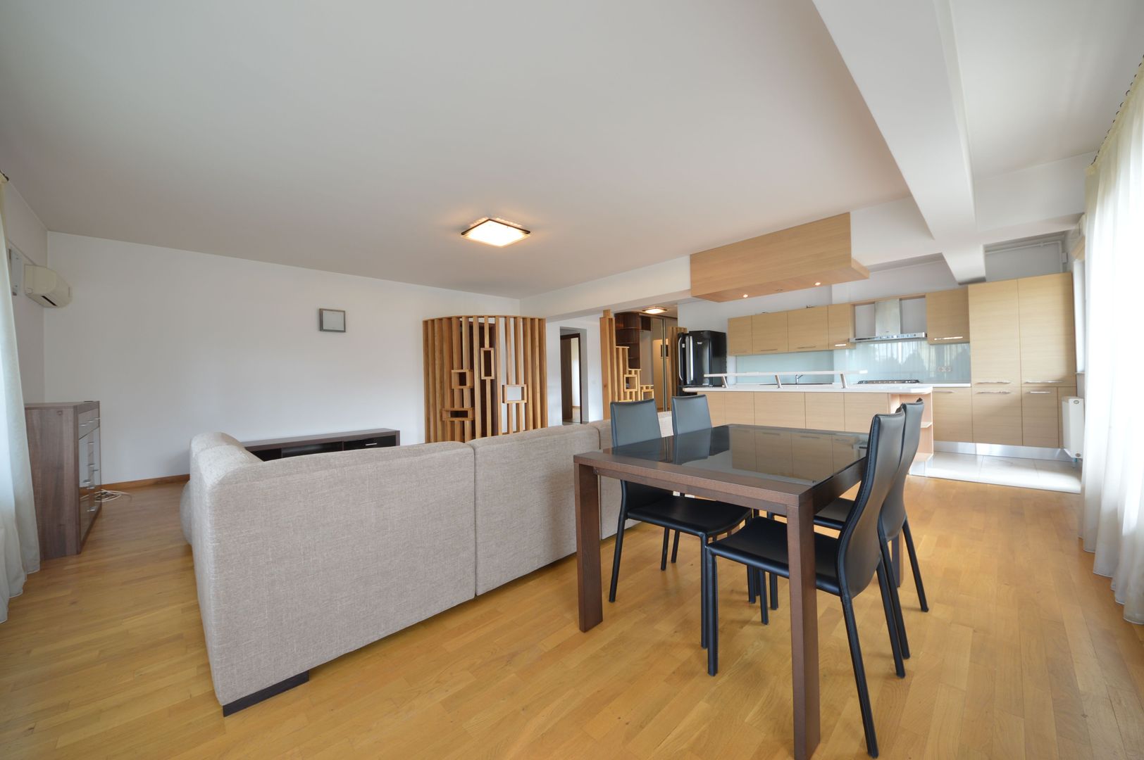 4 room Apartment for rent, Kiseleff area