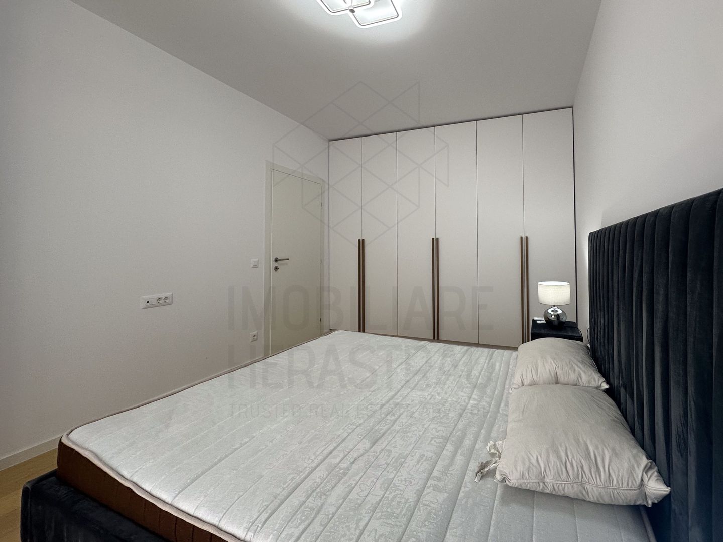 The Ivy | 2 camere spatioase, terasa | Mobilat complet