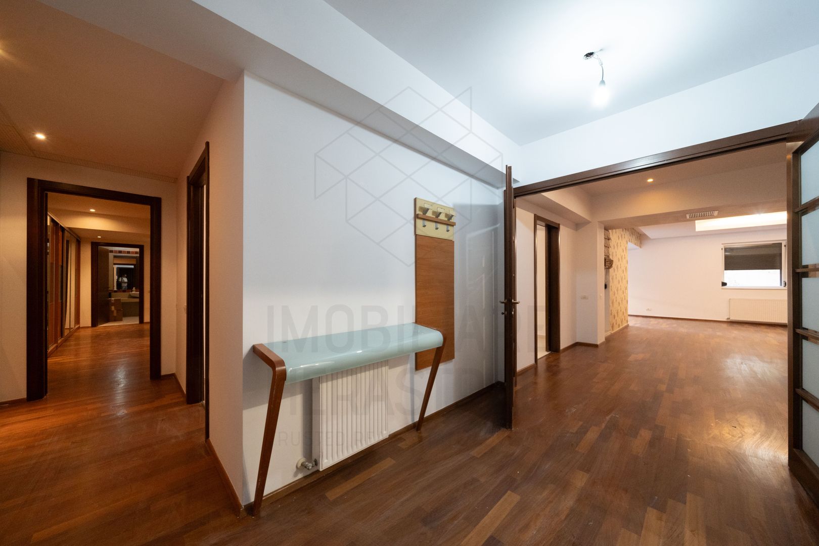 Apartament  la parter cu 3 camere de vanzare in zona Soseaua Nordului