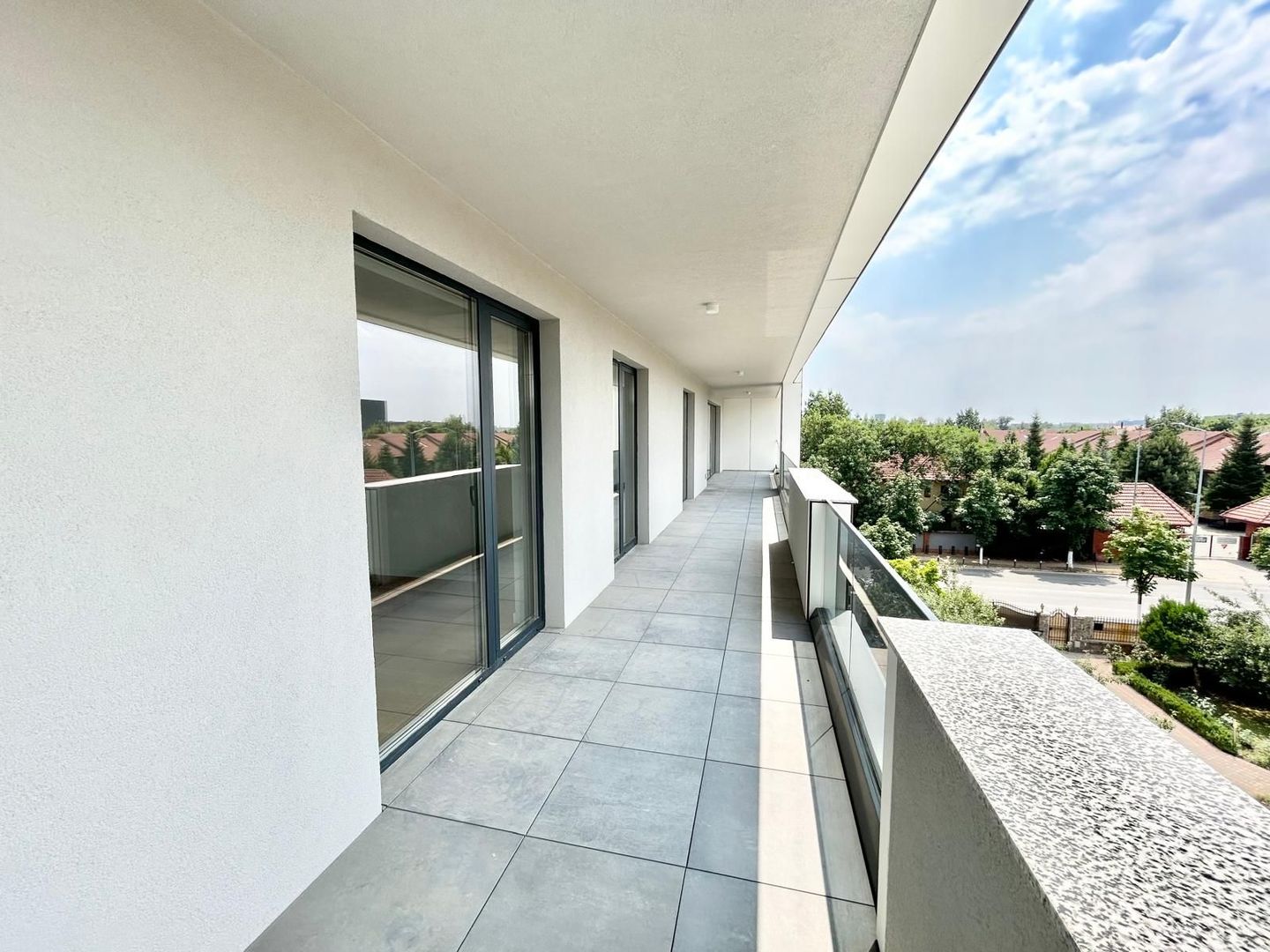 Apartament 4 camere de inchiriere zona Pipera .