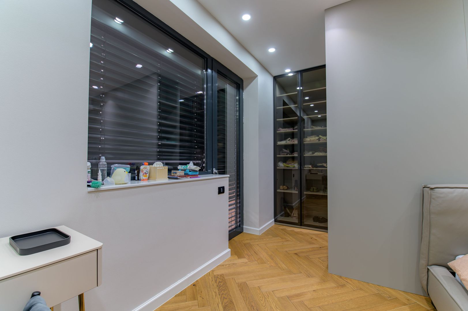 Apartament cu 4 camere de vânzare în zona Soseaua Nordului
