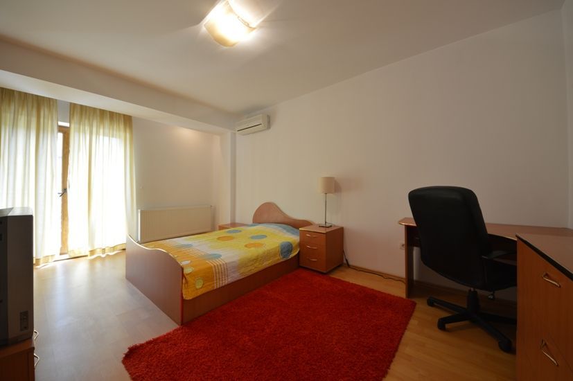 6 room House / Villa, Herastrau area