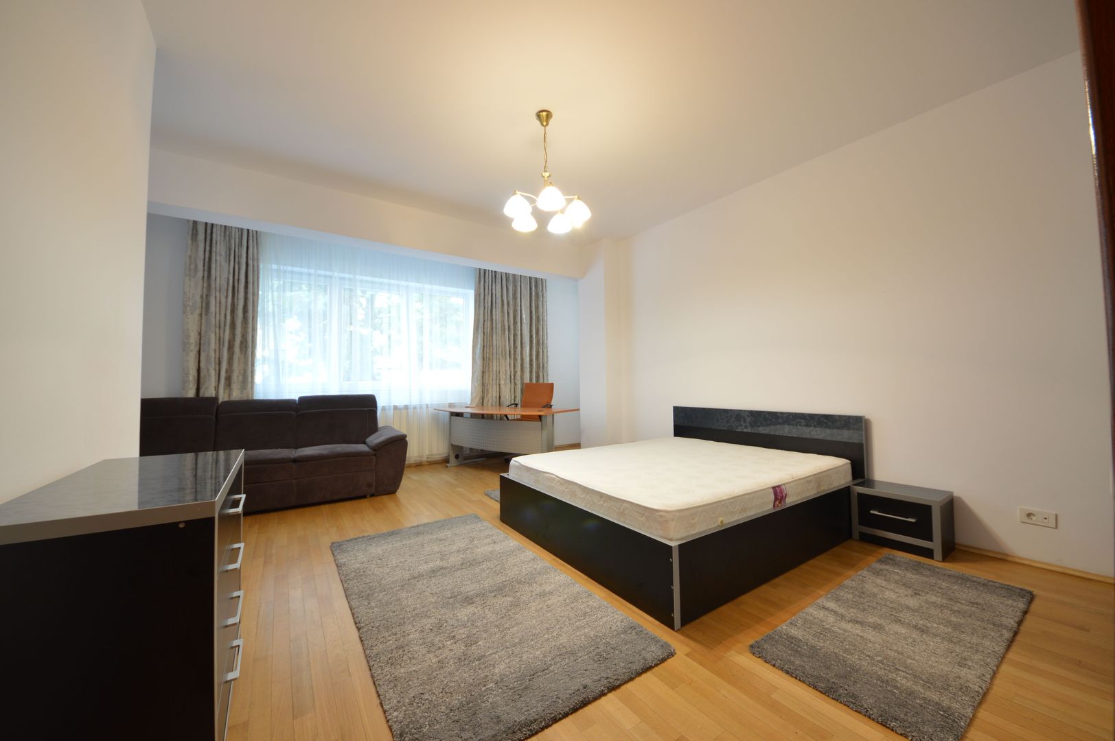 Apartament 4 camere de închiriat în zona Herastrau