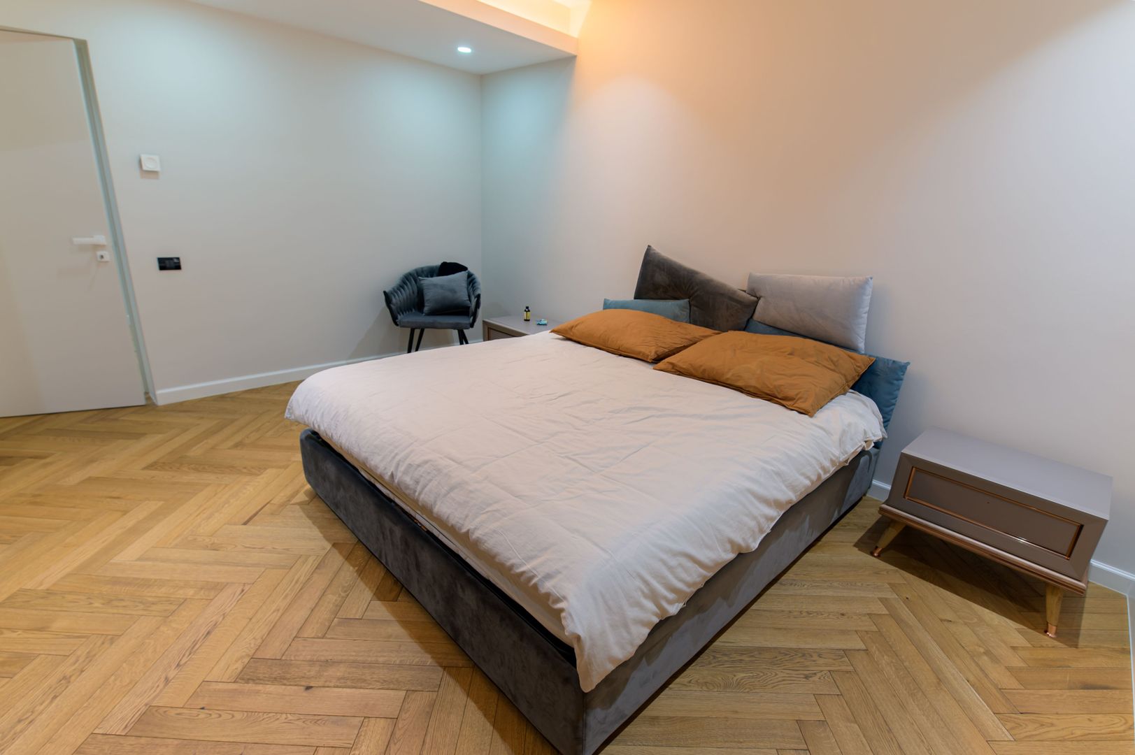 Apartament cu 4 camere de vânzare în zona Soseaua Nordului
