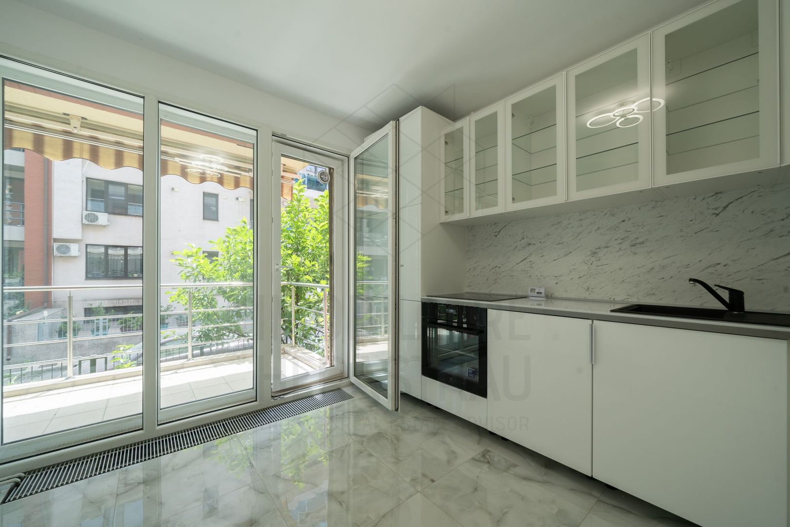 Herastrau /Parter / gradina  80mp