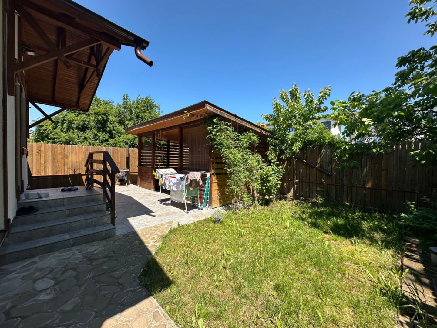 Vilă modernă în Corbeanca | Construcție solidă, 3 dormitoare + birou