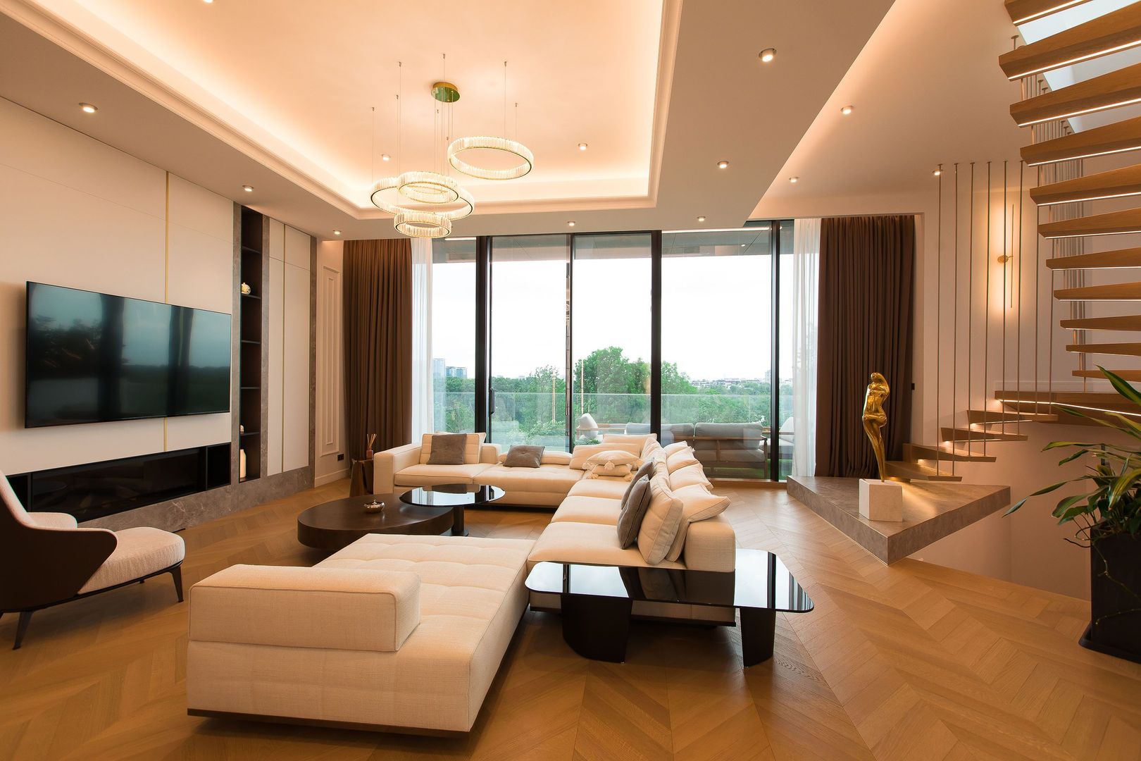 Top-of-the-line 3 bedrooms Penthouse-duplex | Great lake view