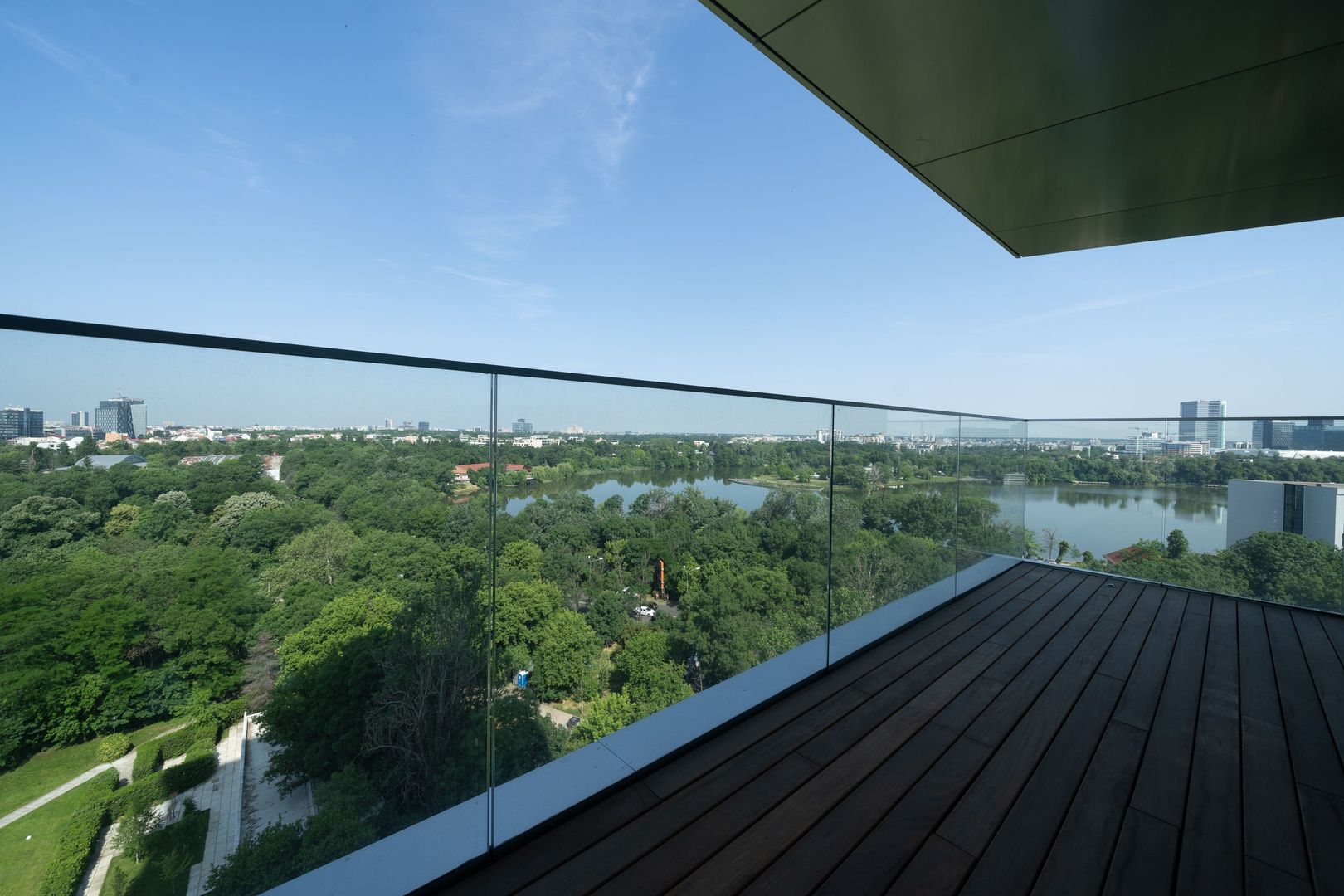 One Floreasca City | Spectacular view of Floreasca Park and Lake