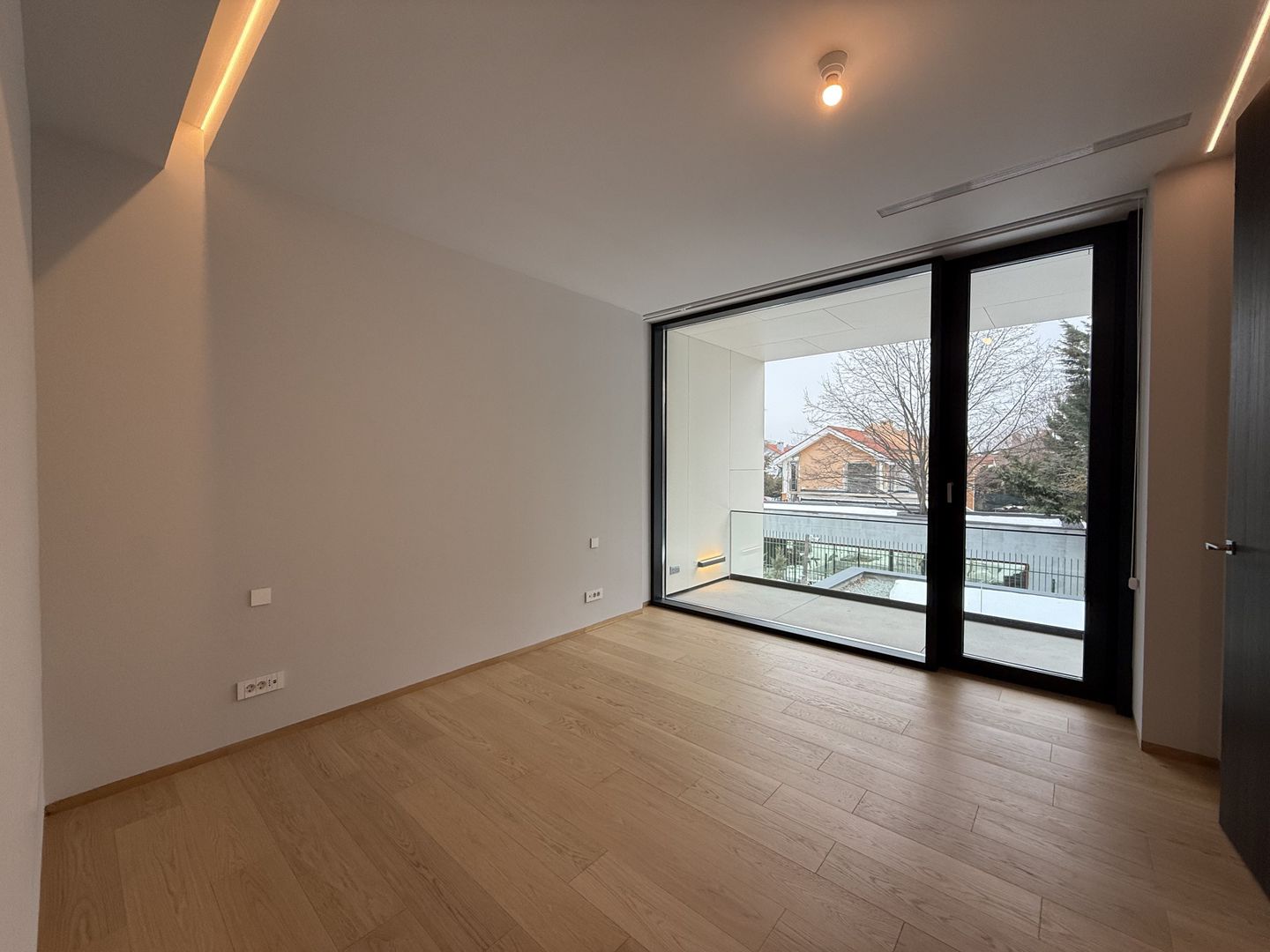 Vilă contemporană premium cu piscină, 500mp construiți, garaj 2 masini