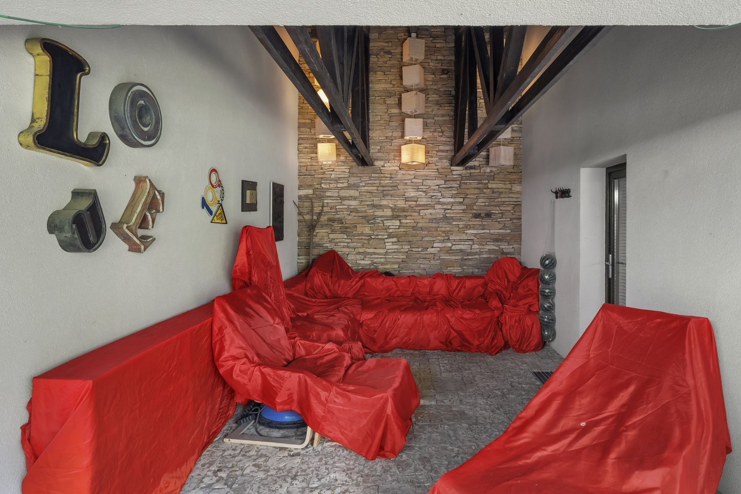ARTSY LAKEFRONT VILLA | BANEASA