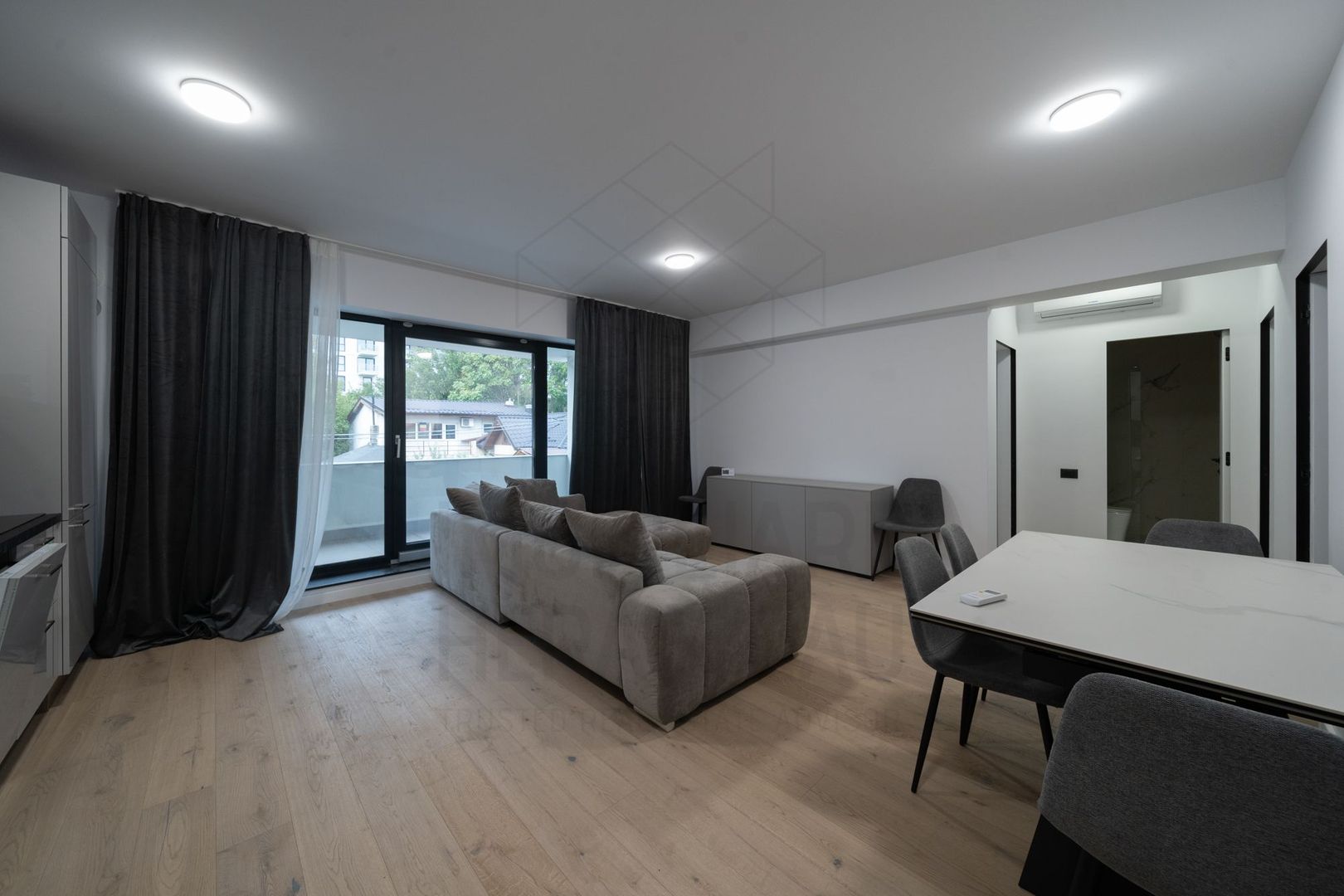 Apartament 4 camere Aviatiei | La 3 minute de metrou