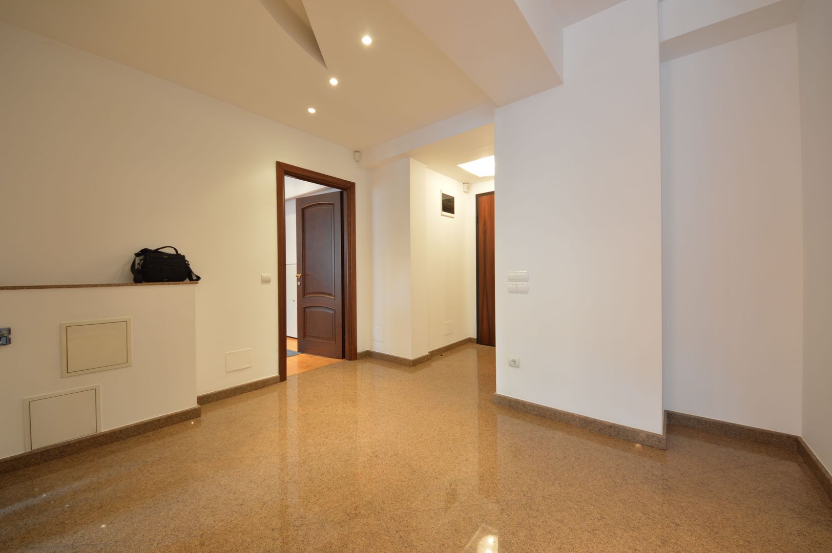2 room Apartment for rent, Kiseleff area