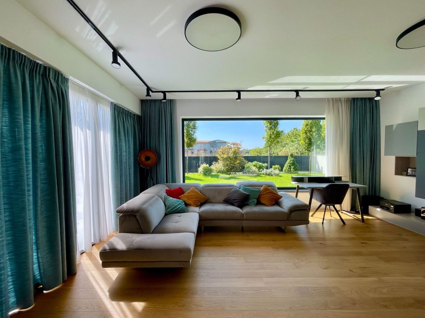 Laguna Albastra | Corbeanca | Luxury Homes