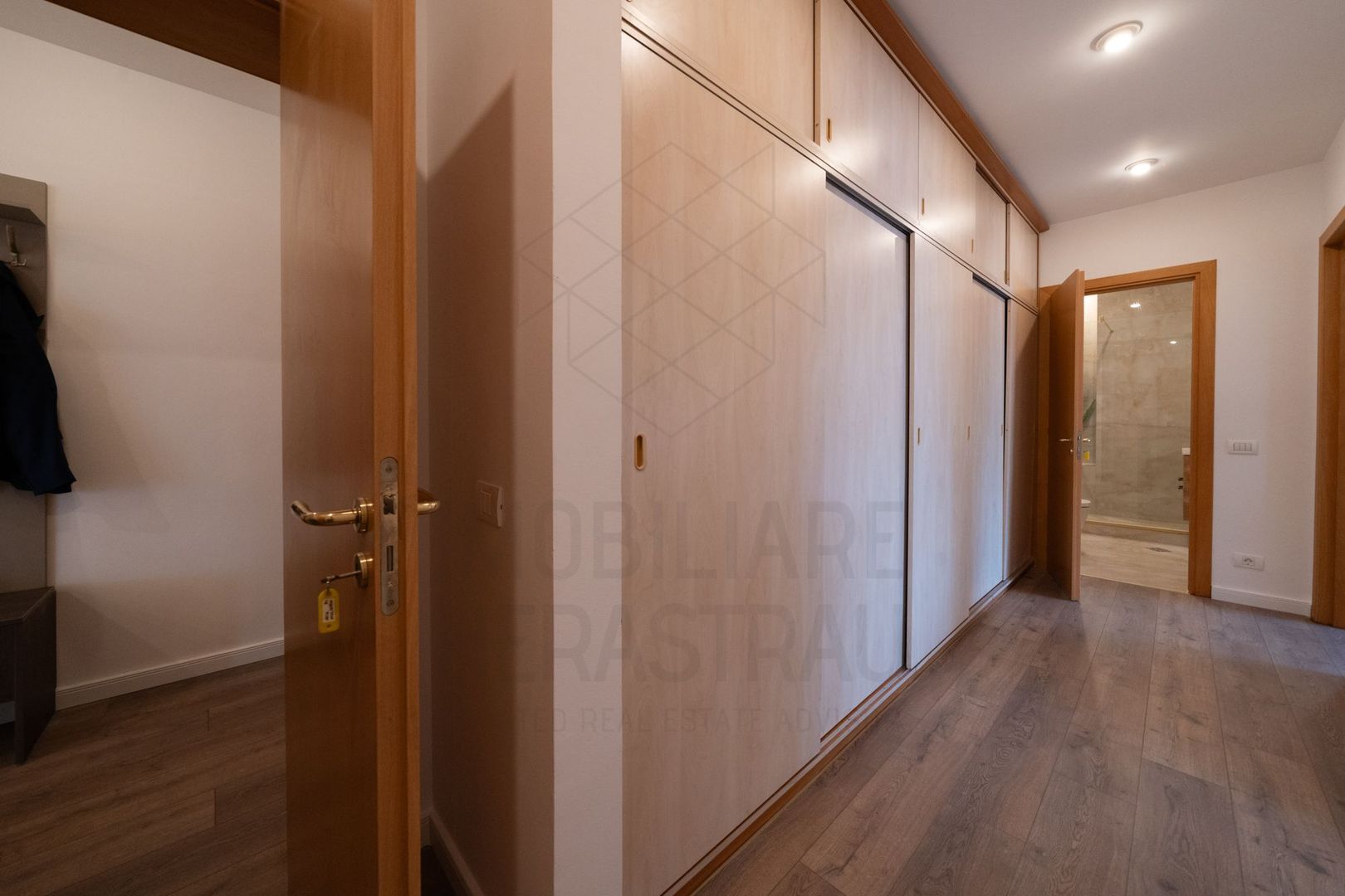 3 room Apartment for rent, Aviatorilor area