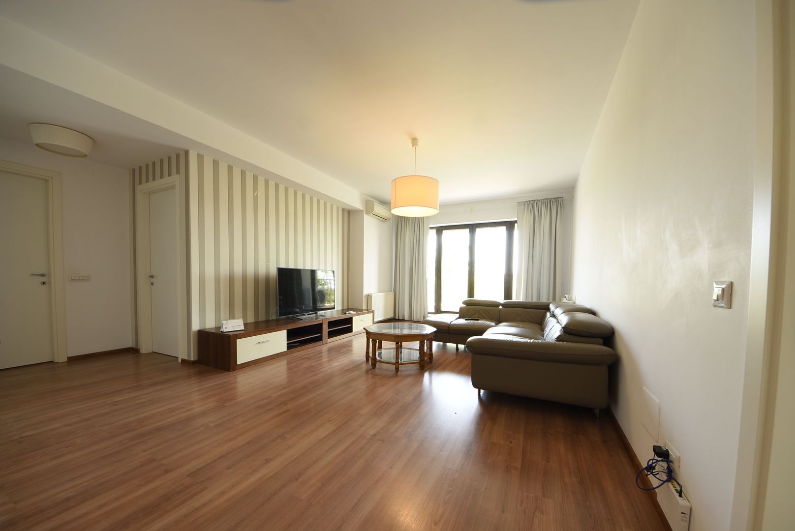 Apartament generos 3 camere , 2 locuri de parcare, Pet friendly | Iancu Nicolae