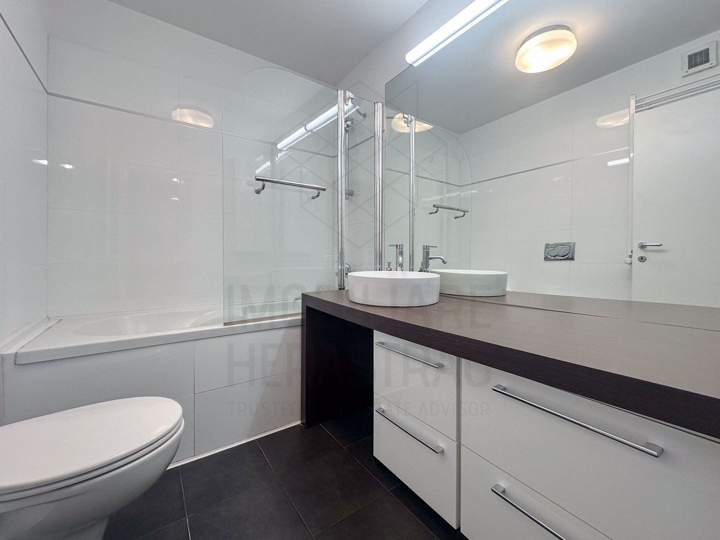 De Bianchi – apartament cochet,luminos,loc parcare, zona Herastrau