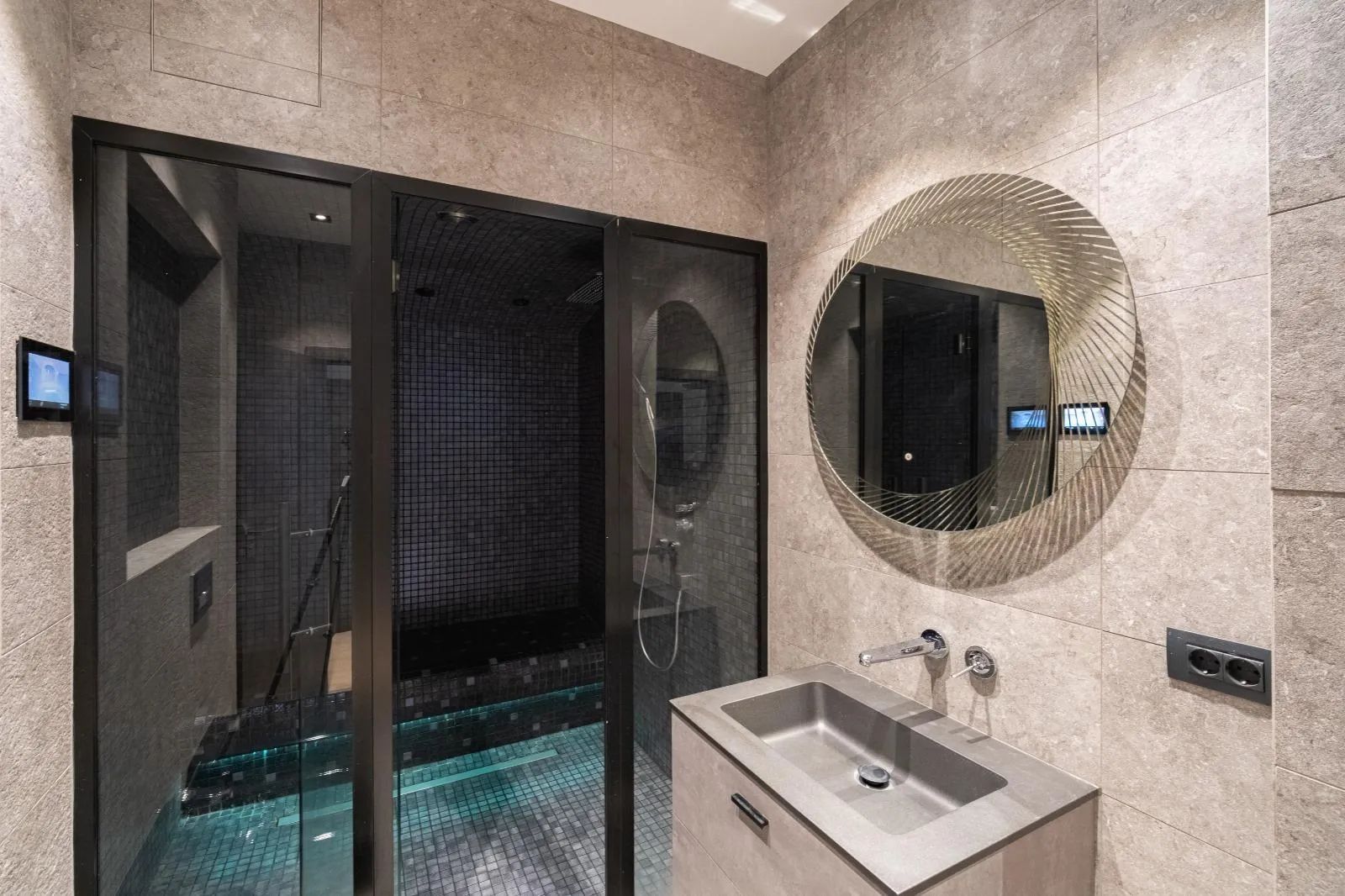 Laguna Residence | 4 Bedroom Luxury Penthouse with stunning View