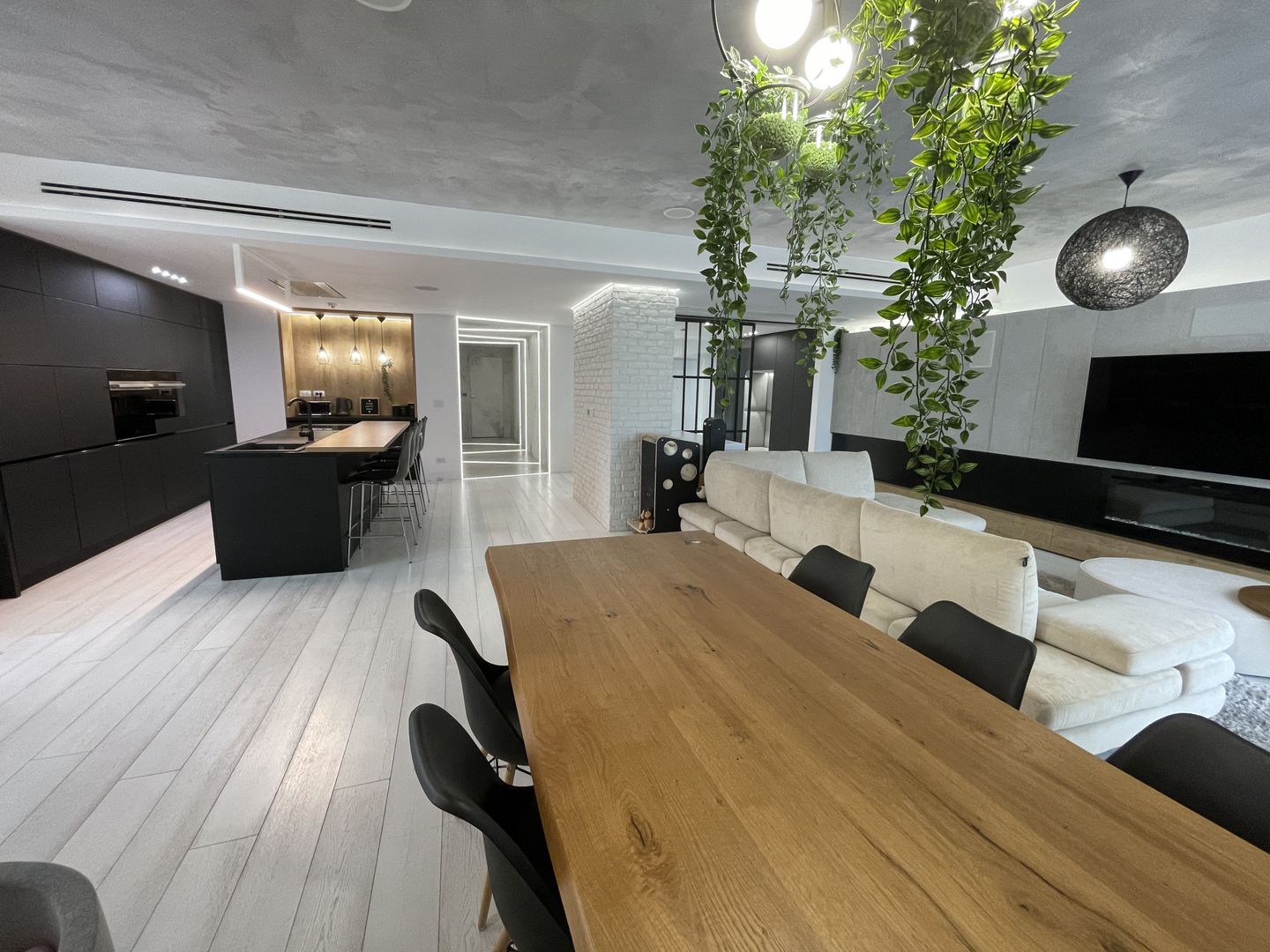 Stunning one-of-a-kind Penthouse with rooftop in Herastrau | Satul Francez