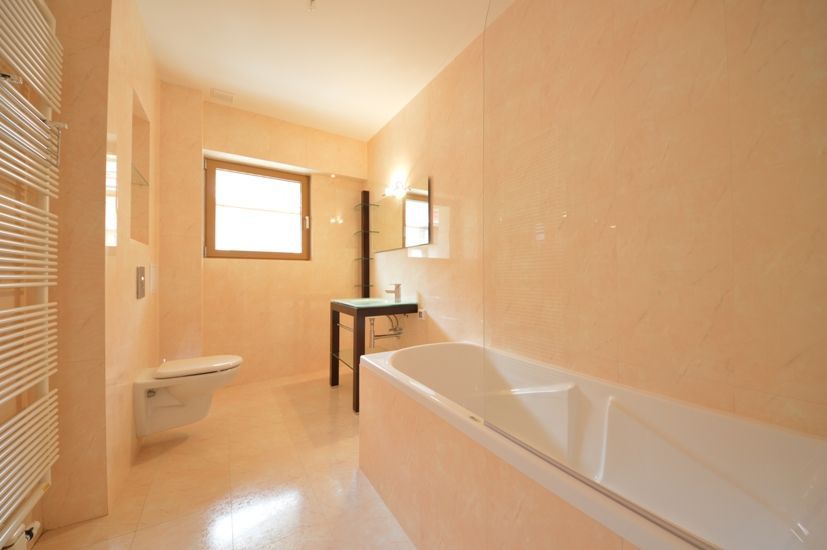 5 room Apartment for sale, Primaverii area