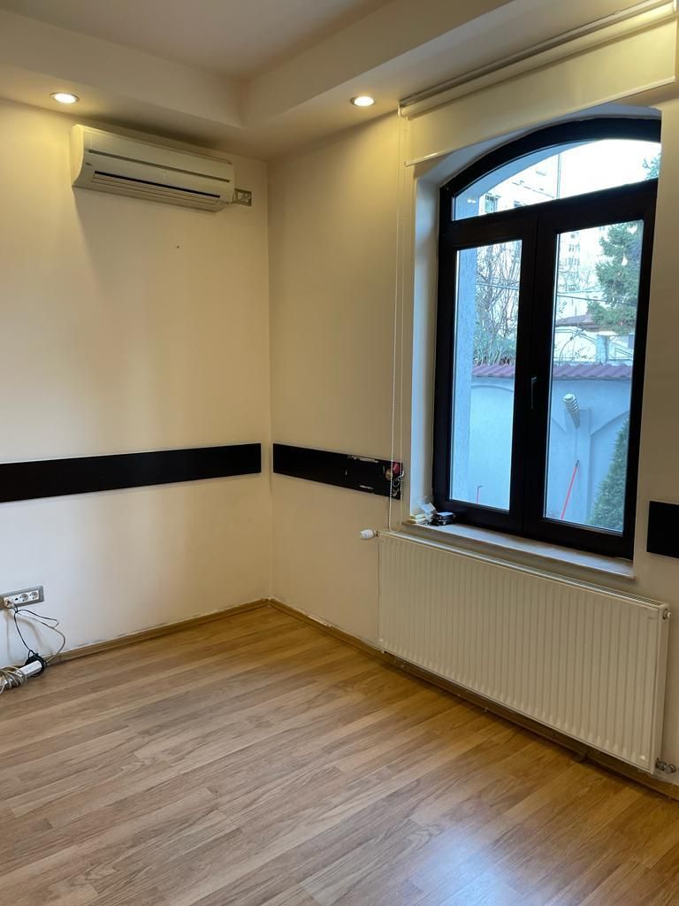 Piata Victoriei | Cladire de Birouri de vanzare