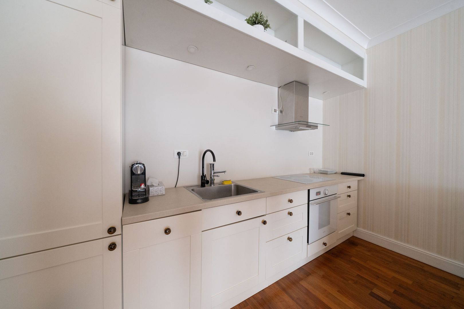 French Village | Aron Cotrus | 3 spacious rooms, parking and storage room