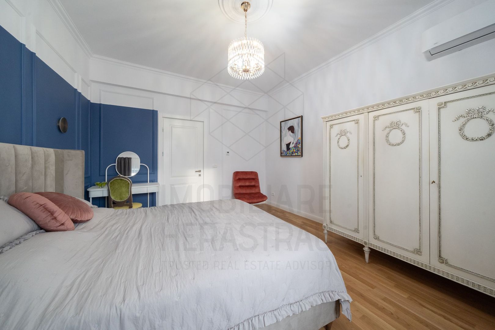 Calea Victoriei | Apartament superb si luminos, cu vedere deschisa