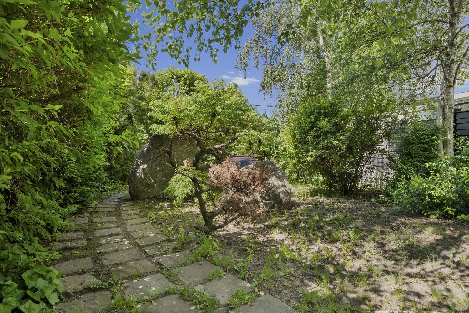ARTSY LAKEFRONT VILLA | BANEASA
