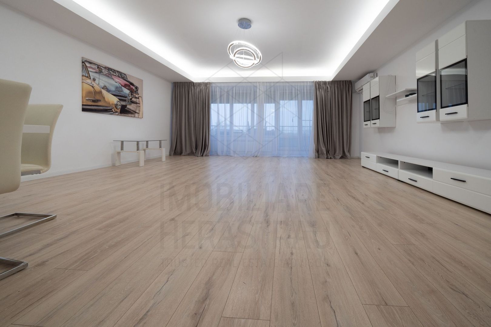 4 camere superbe in prima linie Parc Herastrau