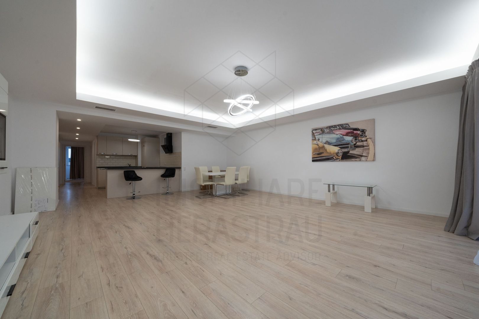 4 camere superbe in prima linie Parc Herastrau