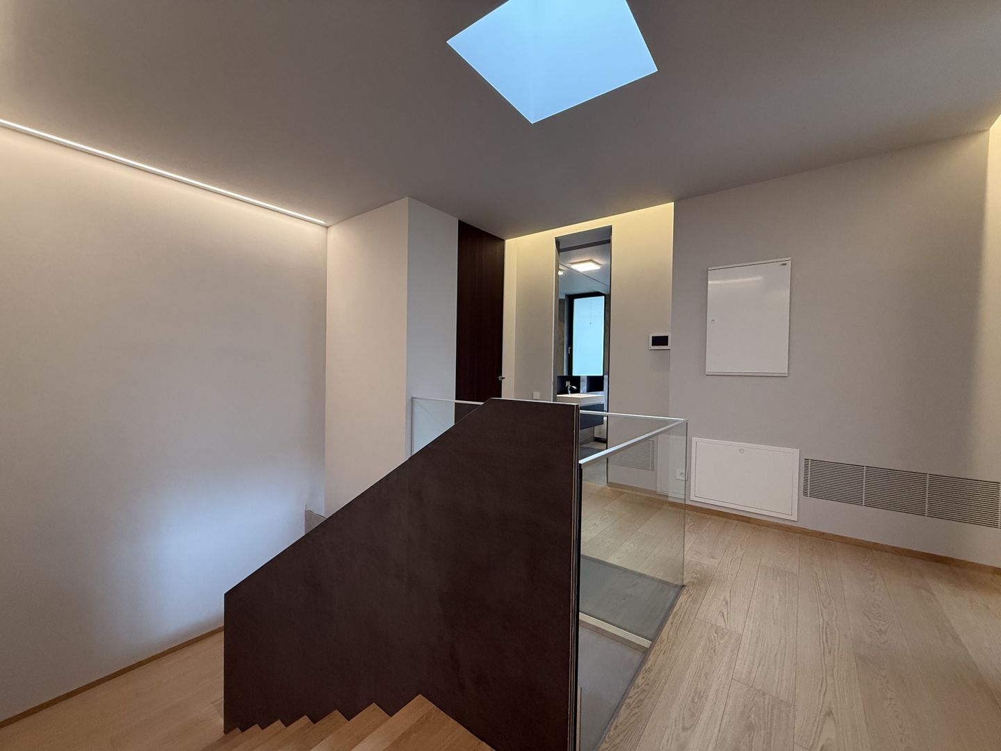 Vilă contemporană premium cu piscină, 500mp construiți, garaj 2 masini