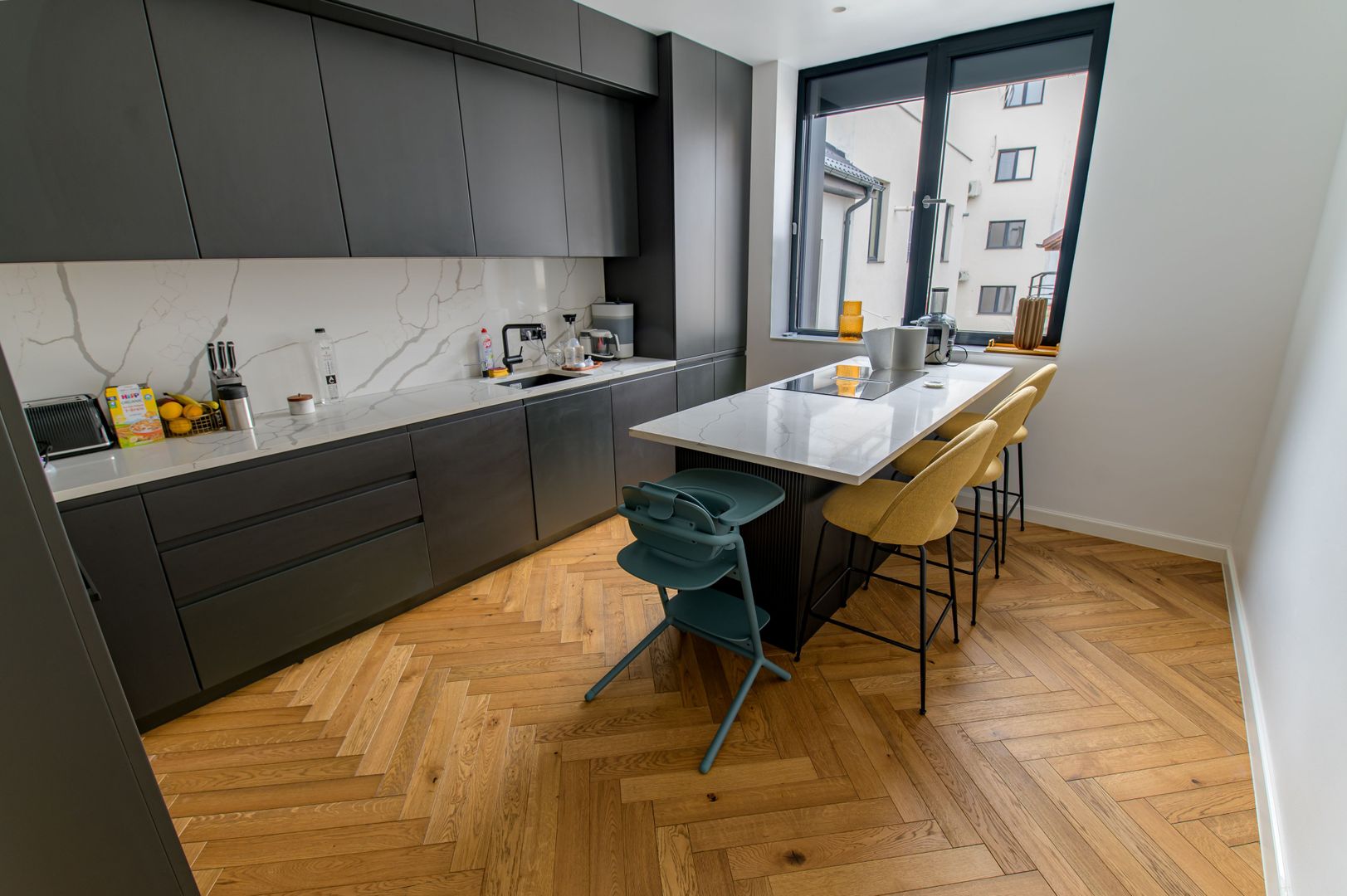 Apartament cu 4 camere de vânzare în zona Soseaua Nordului