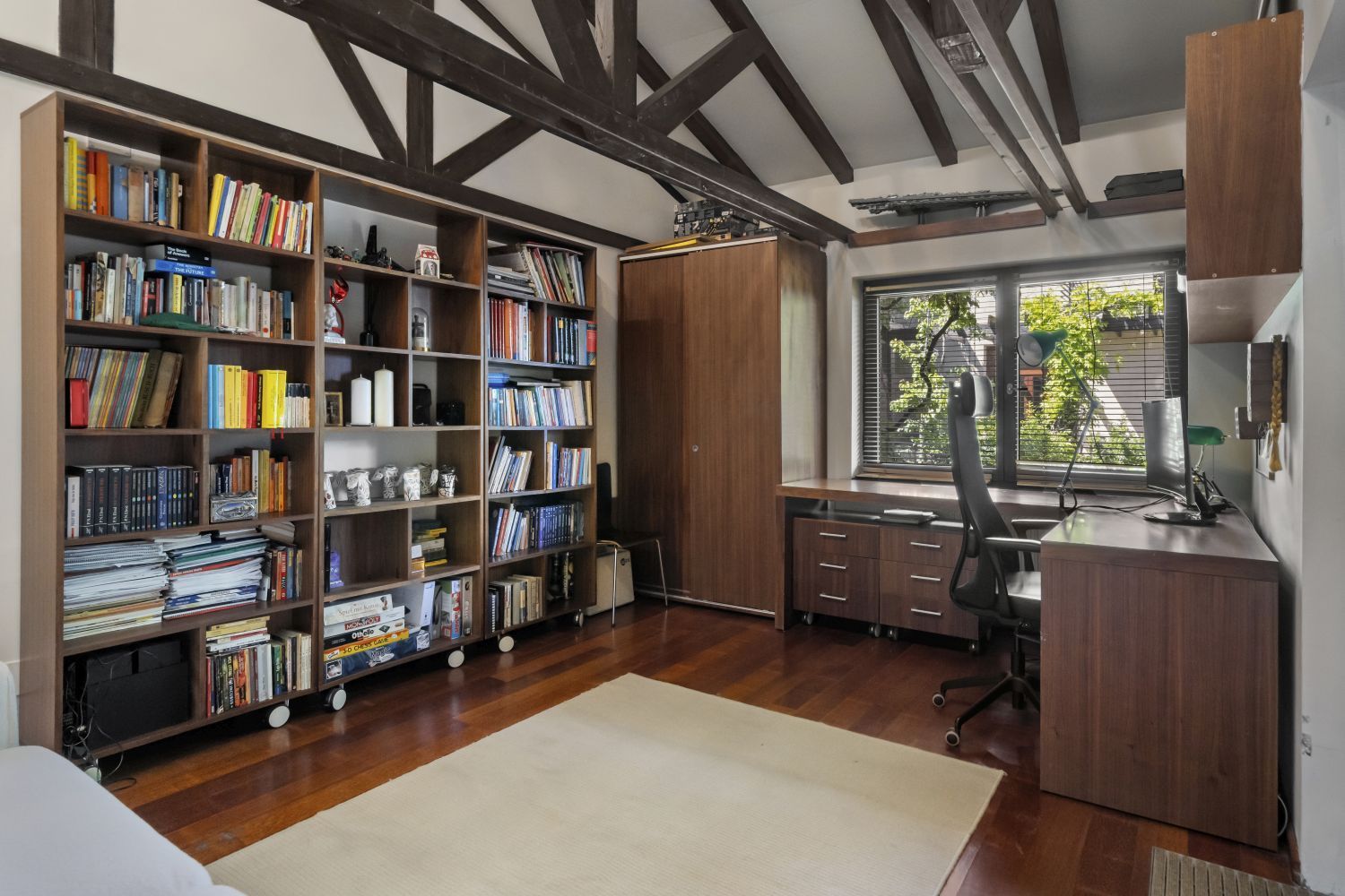 ARTSY LAKEFRONT VILLA | BANEASA