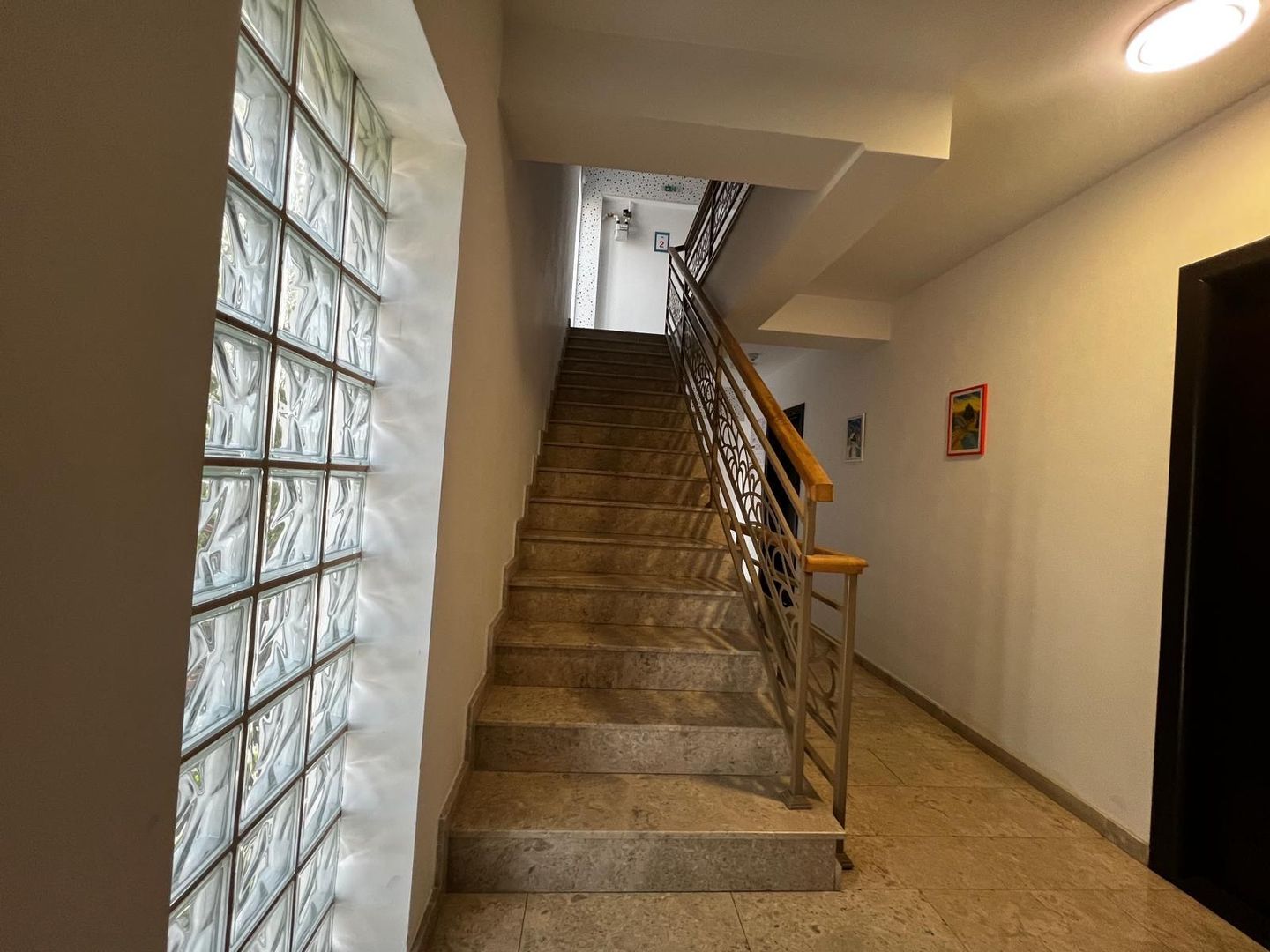 Clădire Boutique de Birouri | S+P+4E | Lift