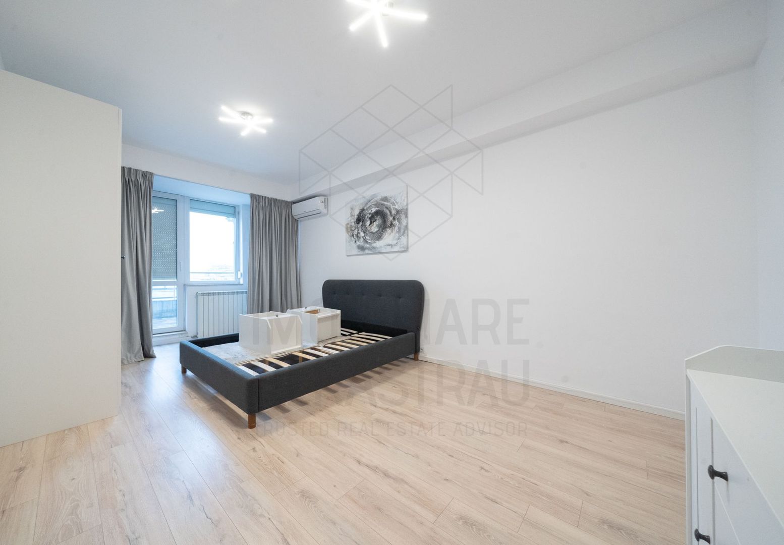 4 camere superbe in prima linie Parc Herastrau