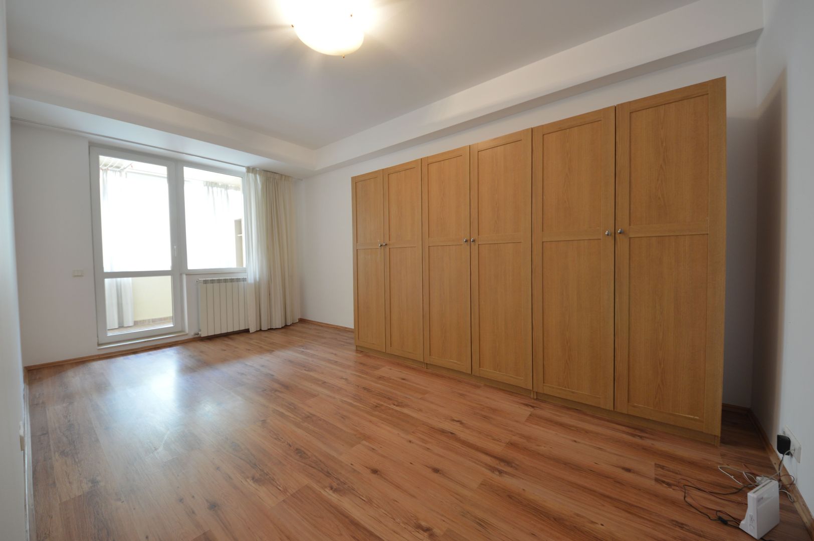 Apartament cu 4 camere de închiriat în zona Herastrau