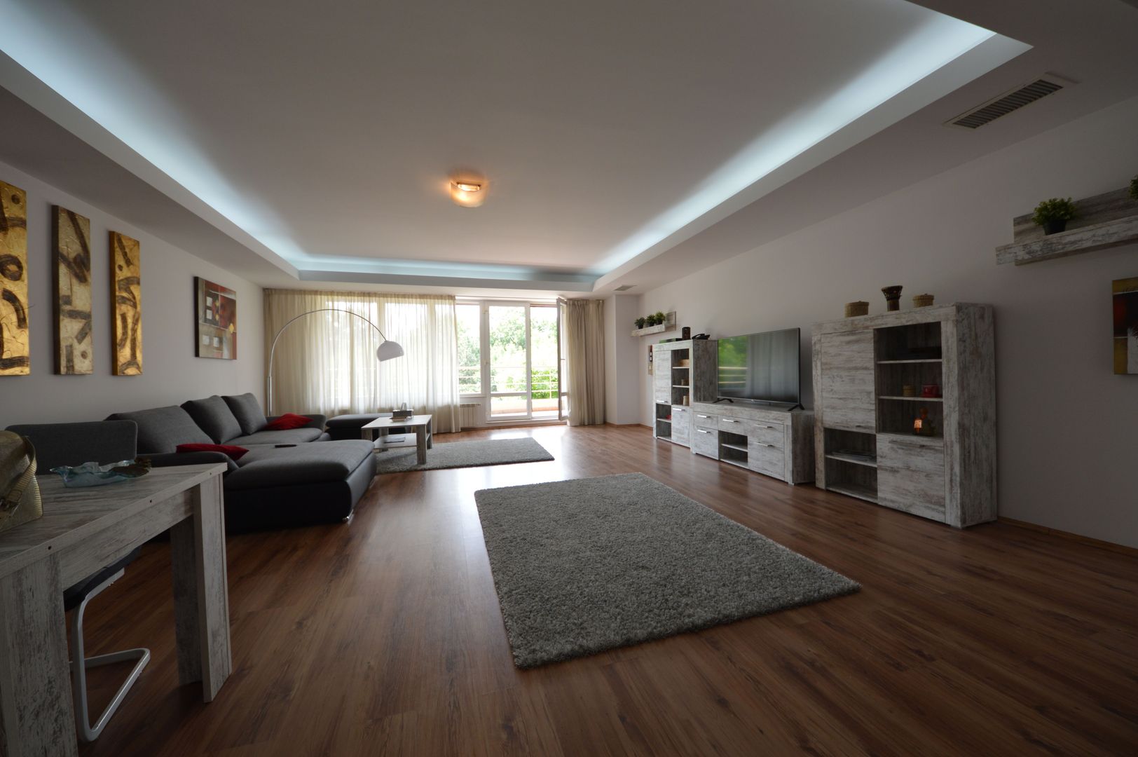 Apartament cu 4 camere de închiriat în zona Herastrau