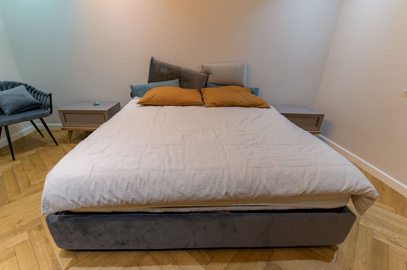 Apartament cu 4 camere de vânzare în zona Soseaua Nordului