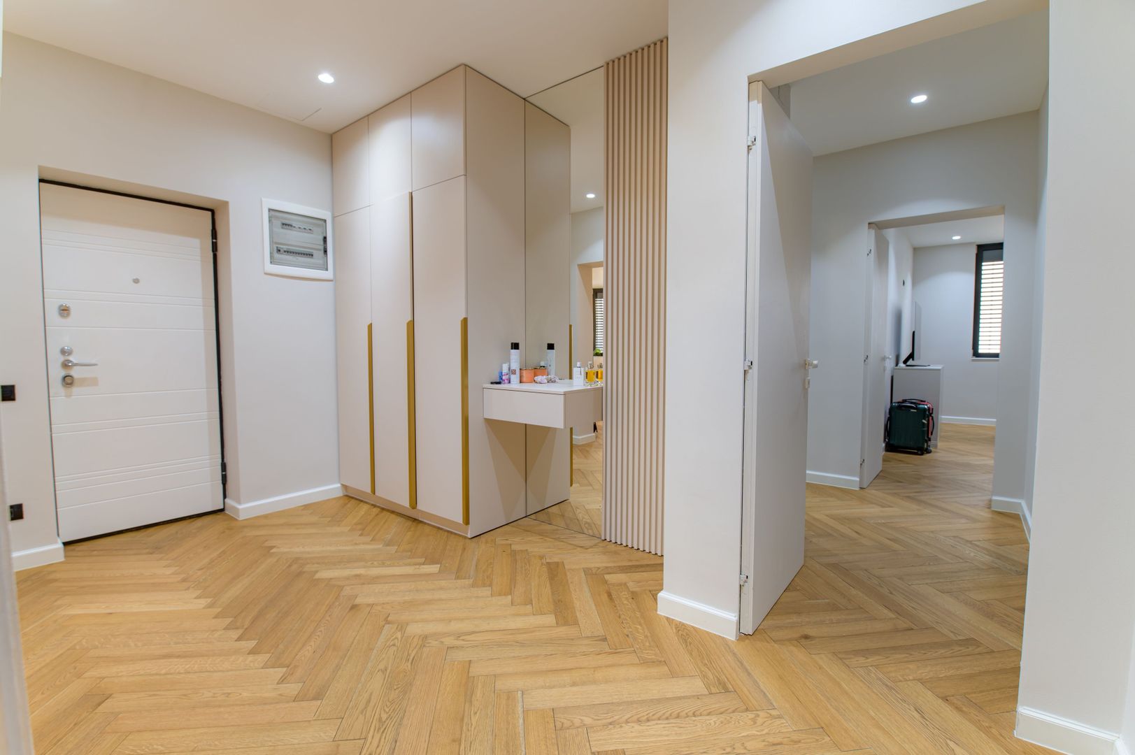 Apartament cu 4 camere de vânzare în zona Soseaua Nordului