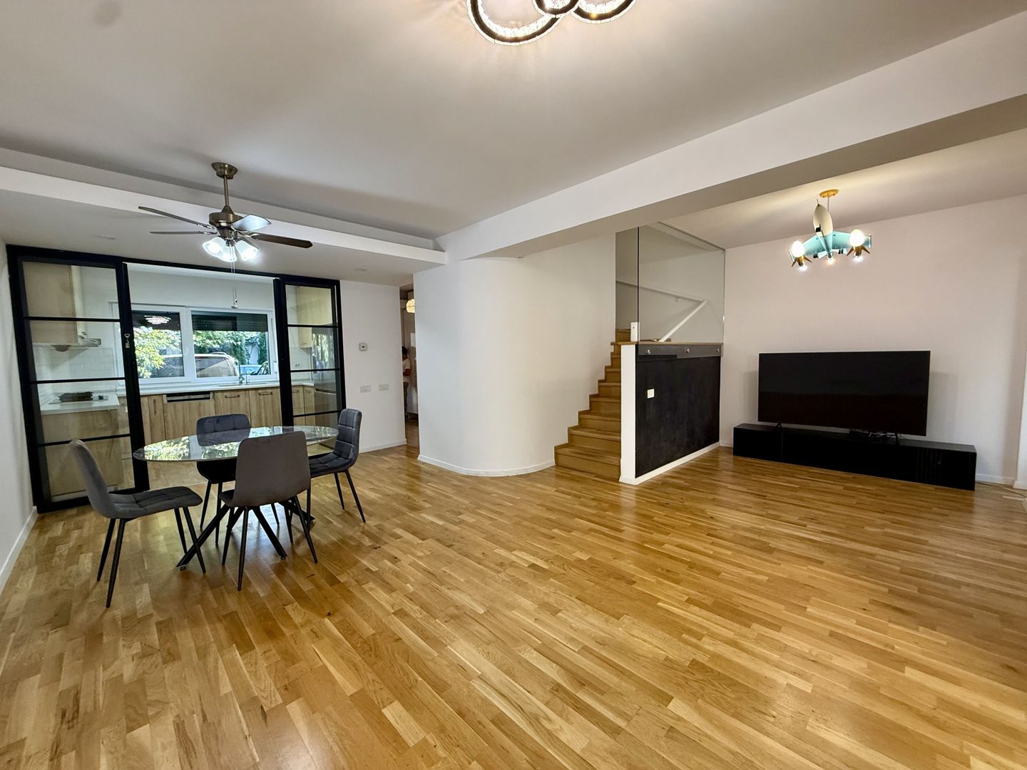 Vila superba de inchiriat | Catted Residence | Rond Omv | 2 locuri de parcare