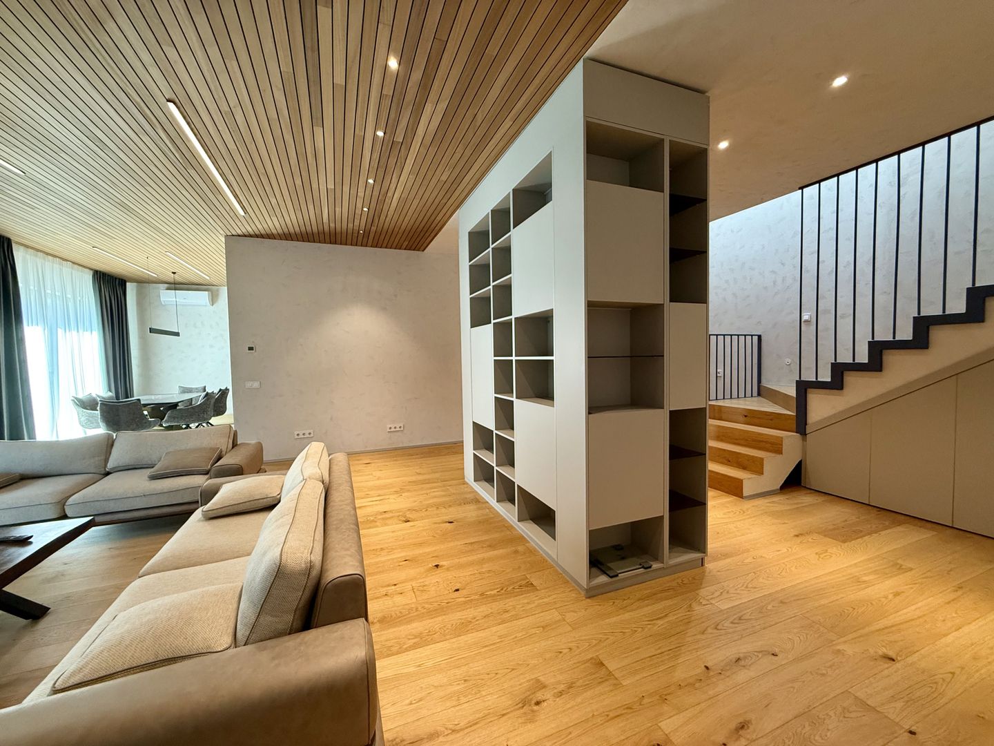 Vila moderna deosebita in Mogosoaia | Eleganta | Confort si spatiu