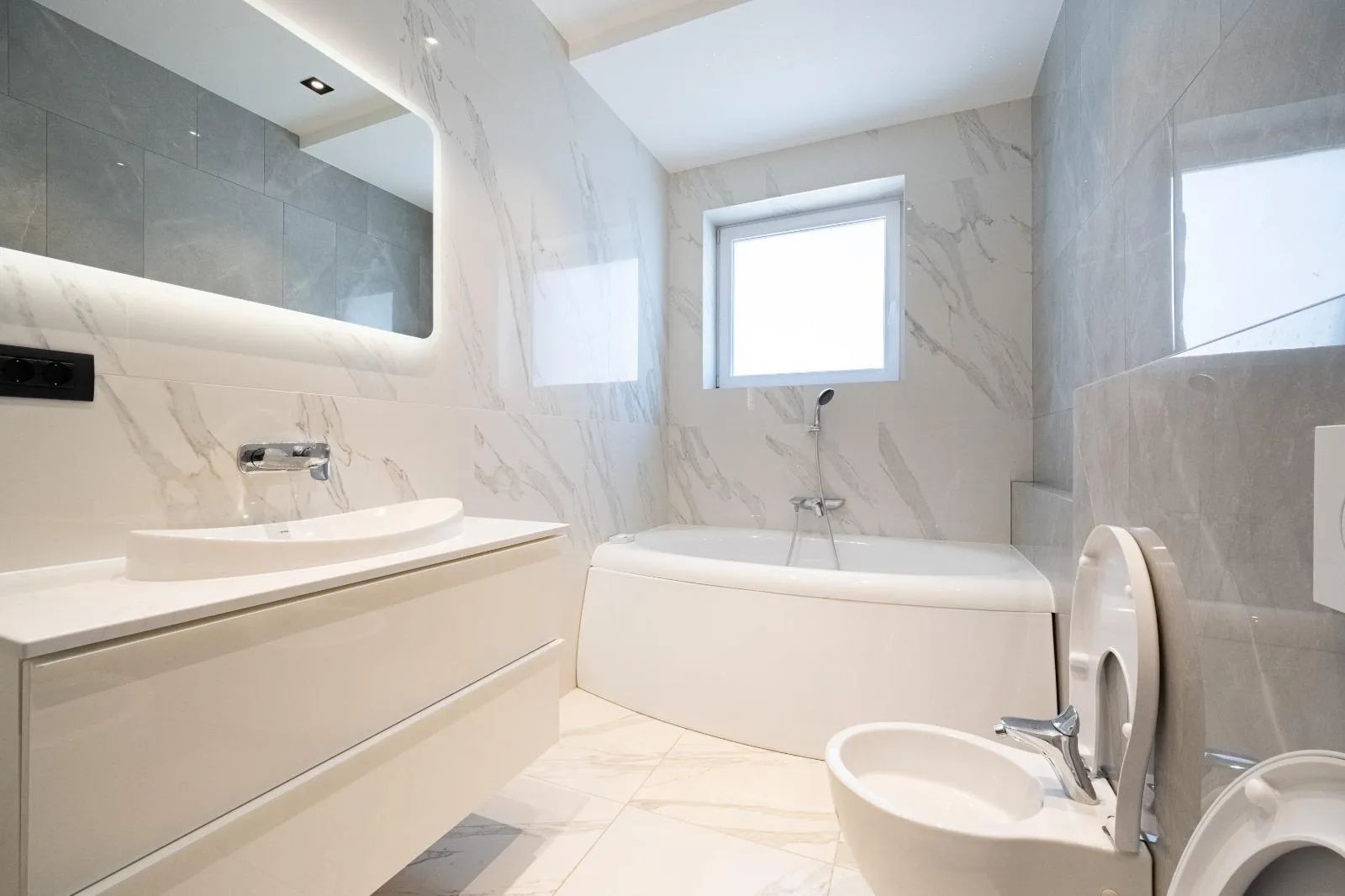 Laguna Residence | 4 Bedroom Luxury Penthouse with stunning View