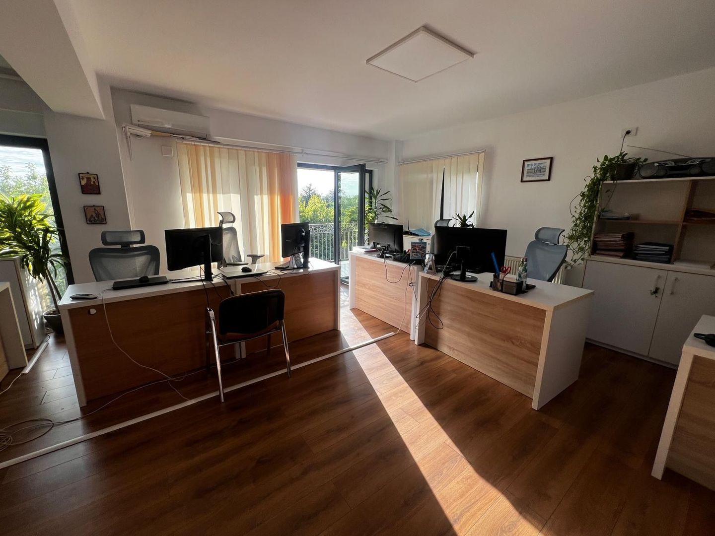 Clădire Boutique de Birouri | S+P+4E | Lift