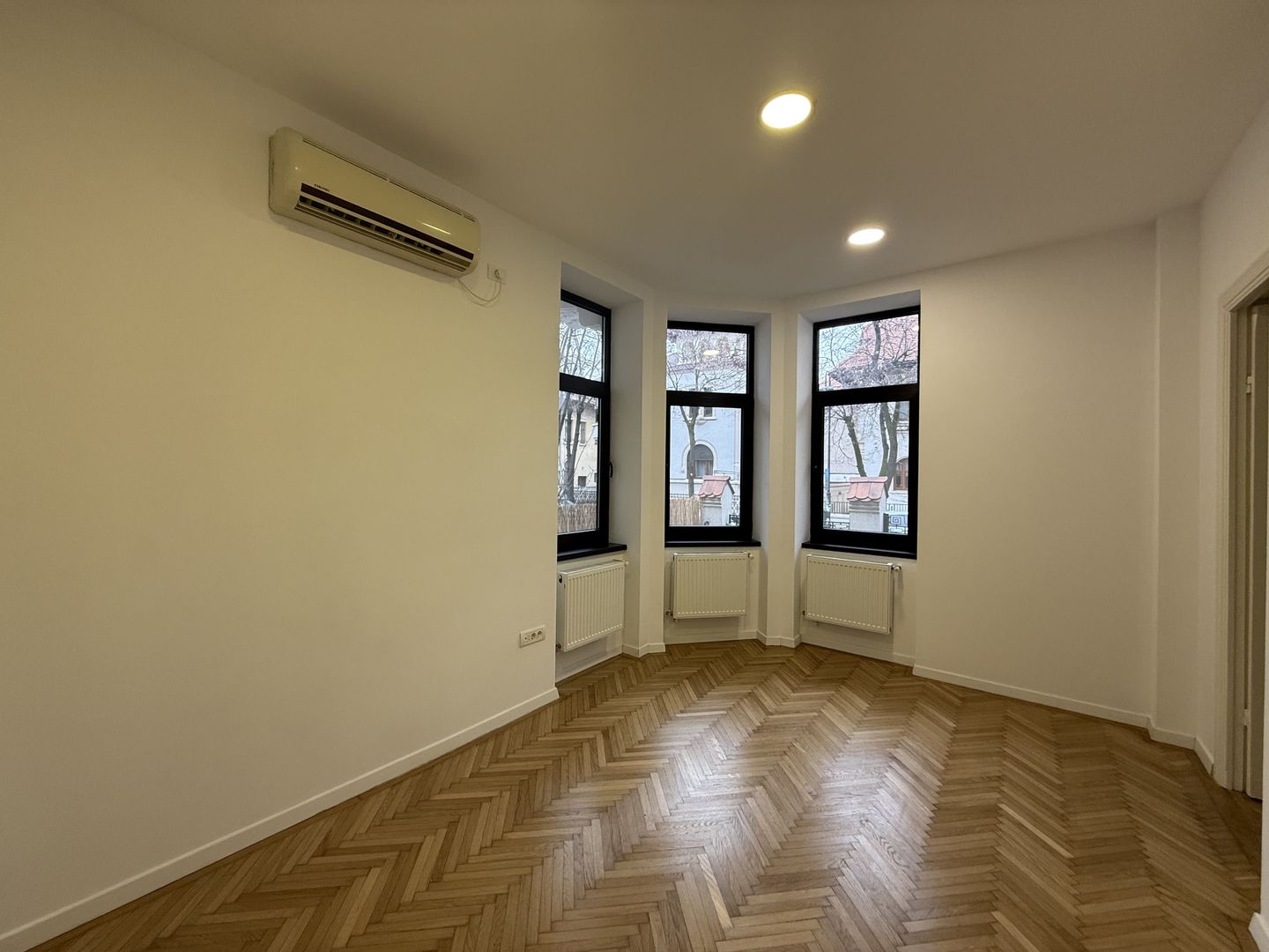 Vilă interbelică restaurată | Ultra Premium Office Villa | Dorobanți Capitale