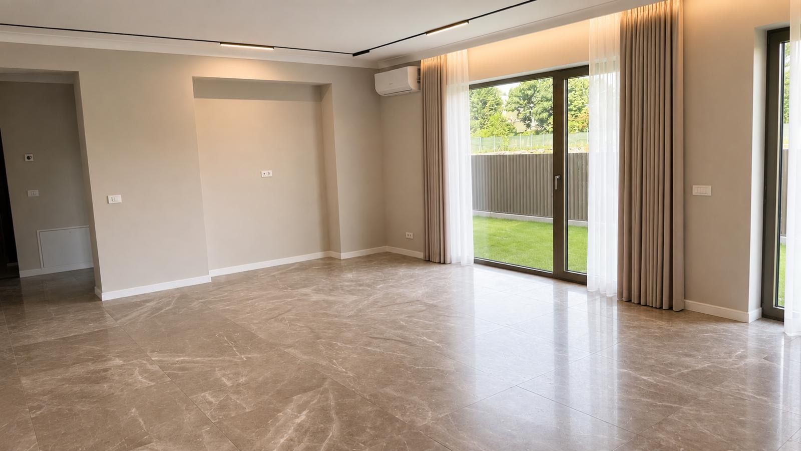 Green Lake | Superb one bedroom LUXURY furnished apartment