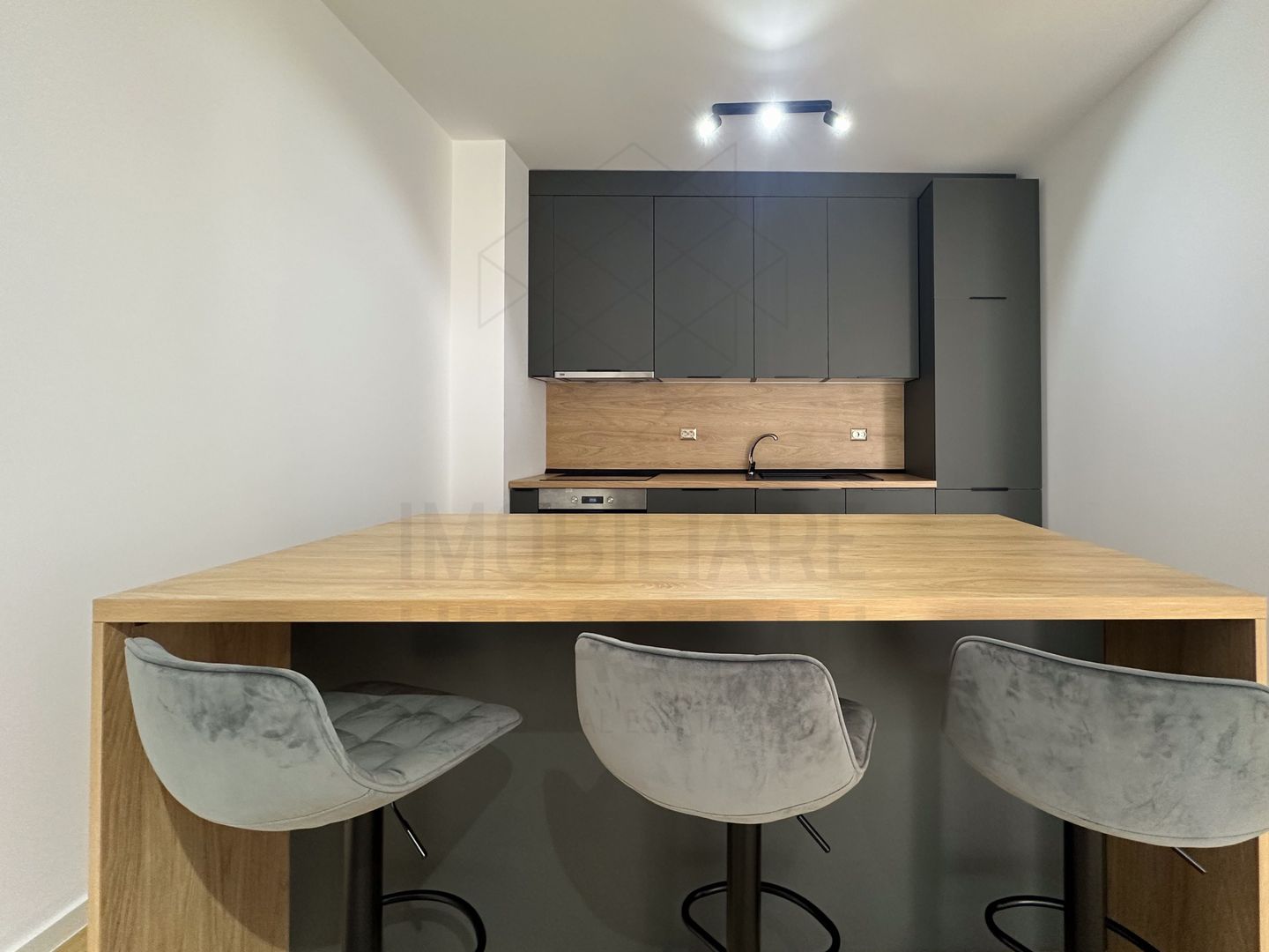 The Ivy | 2 camere spatioase, terasa | Mobilat complet