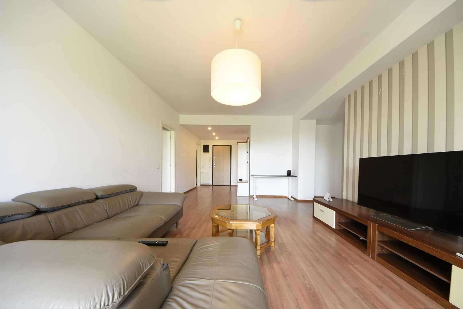 Apartament generos 3 camere , 2 locuri de parcare, Pet friendly | Iancu Nicolae