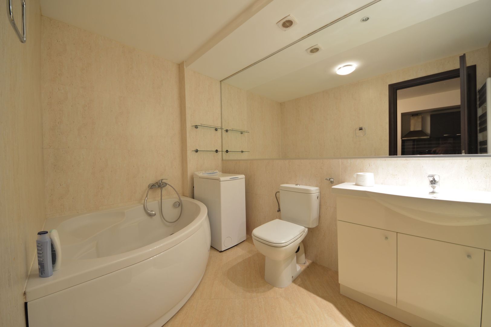 2 room Apartment for rent, Herastrau area